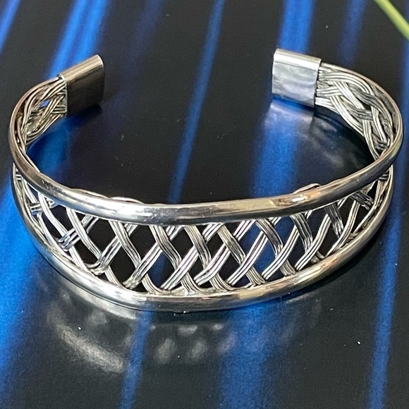 Handmade Silver Toned Cuff Braid Pattern Bracelet - Picture 6 of 8